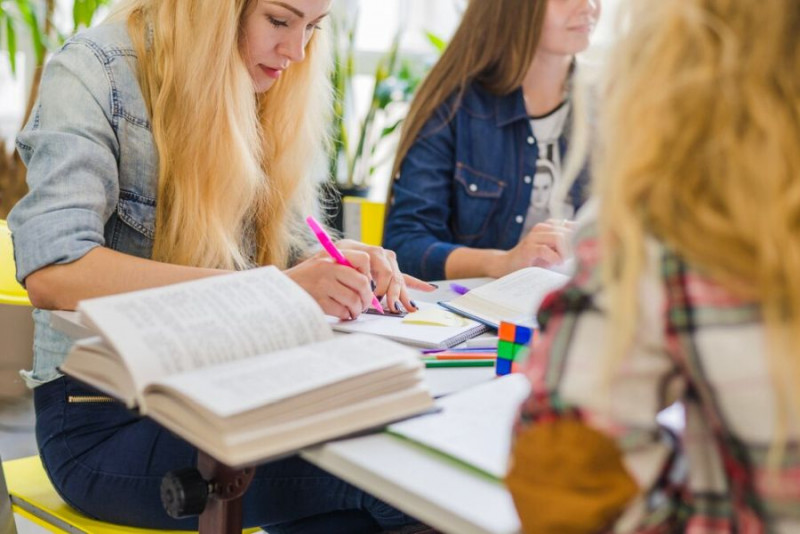 zdjęcie wyróżniające Studia a rynek pracy. Których specjalistów najbardziej brakuje?